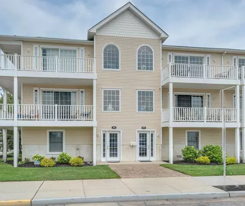 303 E Montgomery Ave #D, Wildwood, NJ 08260