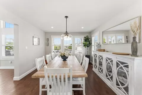 Dining - 141 30th St, Avalon, NJ 08202 photo 1 of 3