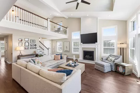 Living - 141 30th St, Avalon, NJ 08202 photo 2 of 6