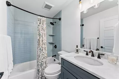Bath - 141 30th St, Avalon, NJ 08202 photo 3 of 8