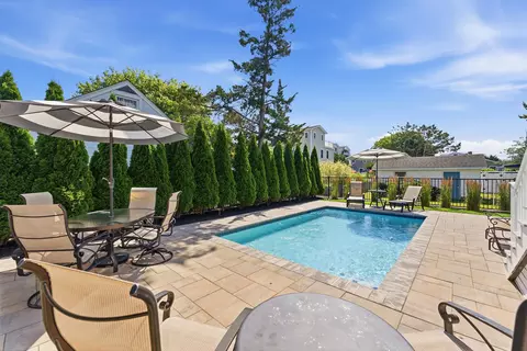 Exterior - 141 30th St, Avalon, NJ 08202 photo 1 of 12