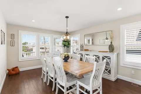 Dining - 141 30th St, Avalon, NJ 08202 photo 3 of 3