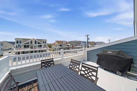 Exterior - 237 26th St #237, Avalon, NJ 08202 photo 3 of 6