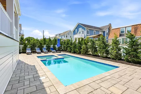 Exterior - 188 33rd St, Avalon, NJ 08202 photo 3 of 10
