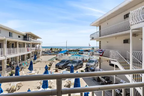 1200 Kennedy Dr #214, North Wildwood, NJ 08260