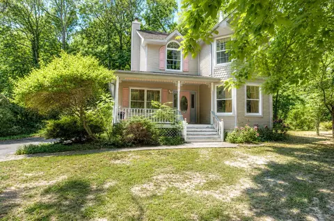 48 Secluded Ln, Rio Grande, NJ 08242
