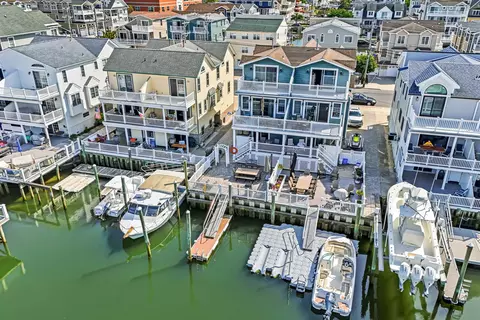 313 44th St #EAST, Sea Isle City, NJ 08243