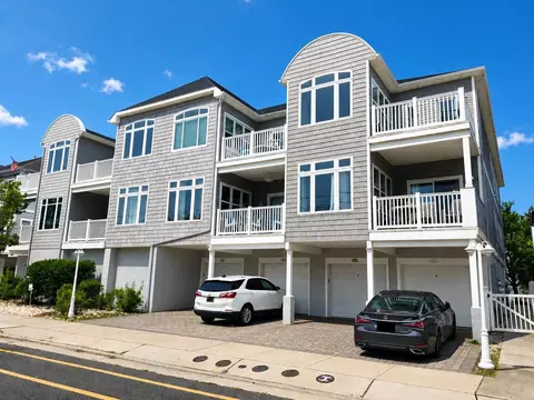 216 E Roberts Ave #8, Wildwood, NJ 08260