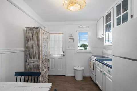 Kitchen - 29 E 28th St #6, Avalon, NJ 08202 photo 2 of 2