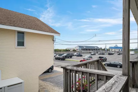 Exterior - 29 E 28th St #6, Avalon, NJ 08202 photo 2 of 3
