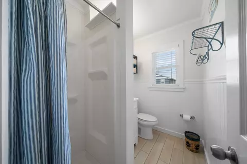 Bath - 29 E 28th St #6, Avalon, NJ 08202 photo 1 of 2
