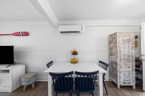 Dining - 29 E 28th St #6, Avalon, NJ 08202 photo 1 of 3