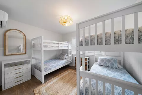 Bedroom - 29 E 28th St #6, Avalon, NJ 08202 photo 3 of 4