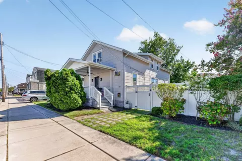 130 W Buttercup Rd, Wildwood Crest, NJ 08260