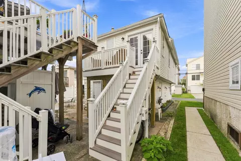 930 Simpson Ave #3, Ocean City, NJ 08226