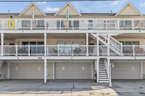 225 E Davis Ave #C, Wildwood, NJ 08260