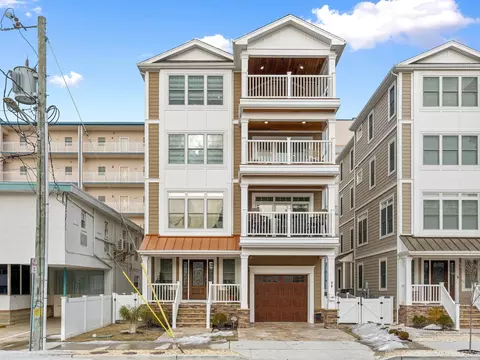 419 E Louisville Ave, Wildwood Crest, NJ 08260