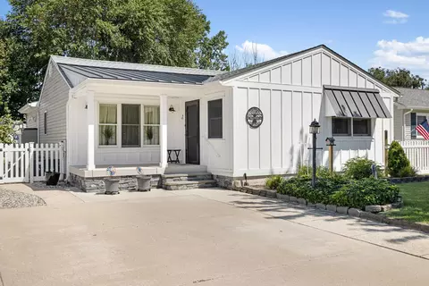 109 Hollywood Ave, Villas, NJ 08251