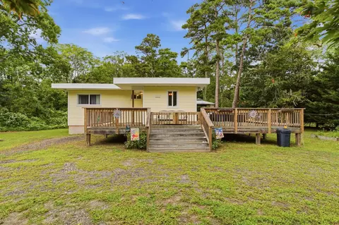124 Academy Ln, Cape May Court House, NJ 08210