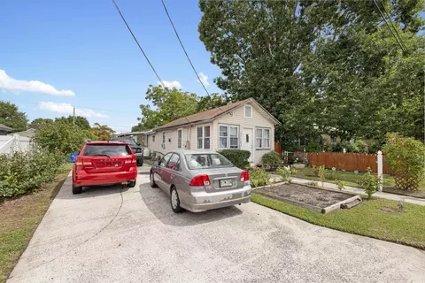 105 E Virginia Ave, Villas, NJ 08251