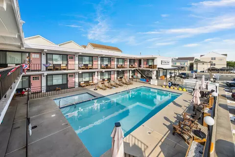 2101 Surf Ave #202, North Wildwood, NJ 08260