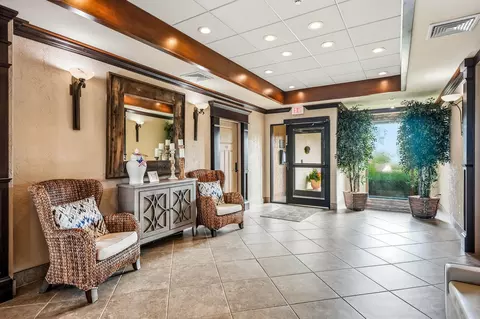 Entry Way - 66 E 20th St #206, Avalon, NJ 08202 photo 3 of 5