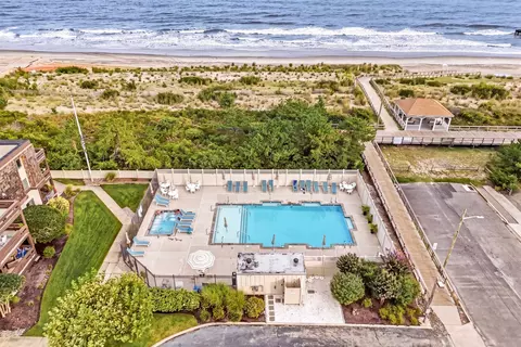 Exterior - 66 E 20th St #206, Avalon, NJ 08202 photo 1 of 8