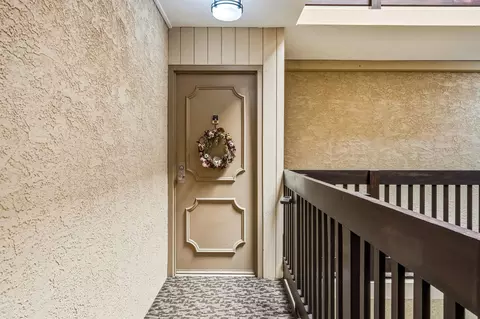 Entry Way - 66 E 20th St #206, Avalon, NJ 08202 photo 4 of 5
