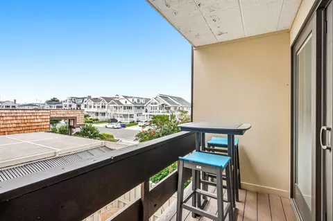 Exterior - 66 E 20th St #206, Avalon, NJ 08202 photo 7 of 8