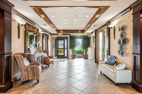 Entry Way - 66 E 20th St #206, Avalon, NJ 08202 photo 2 of 5