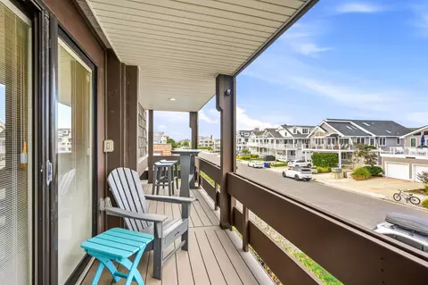 Exterior - 66 E 20th St #206, Avalon, NJ 08202 photo 4 of 8