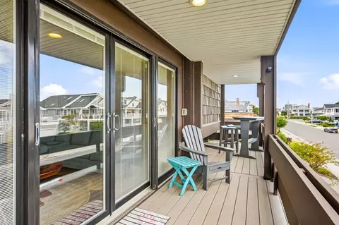 Exterior - 66 E 20th St #206, Avalon, NJ 08202 photo 6 of 8