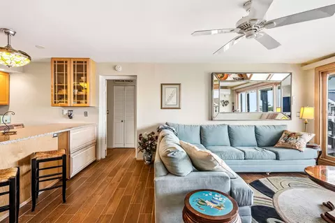 Living - 66 E 20th St #206, Avalon, NJ 08202 photo 4 of 5
