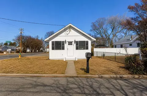 51 W New York Ave, Villas, NJ 08251