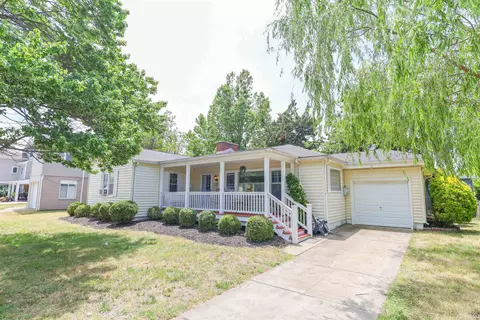 150 W Leaming Ave, Wildwood, NJ 08260