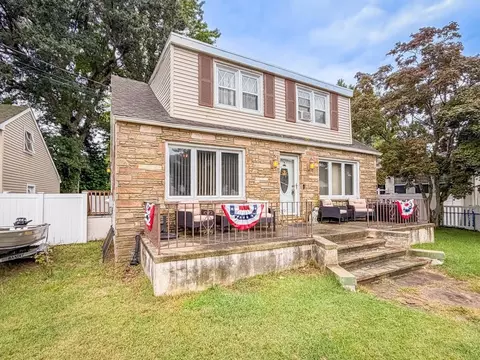 14 New Jersey Ave, Villas, NJ 08251