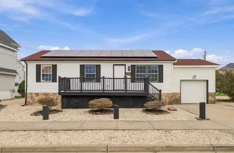 210 N Delaware Ave, North Wildwood, NJ 08260