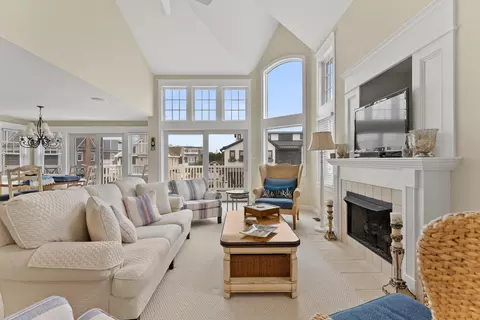 Living - 84 E 19th St, Avalon, NJ 08202 photo 2 of 5