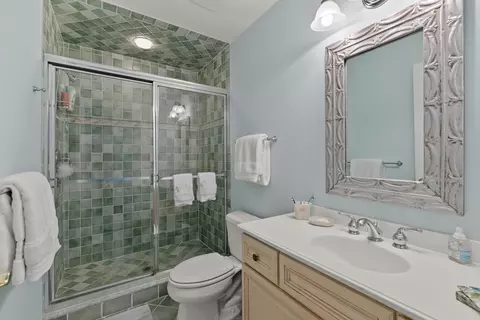 Bath - 84 E 19th St, Avalon, NJ 08202 photo 1 of 7