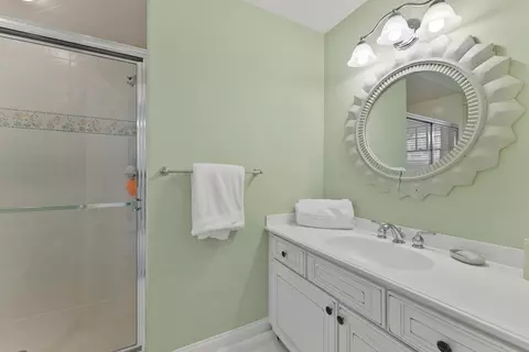 Bath - 84 E 19th St, Avalon, NJ 08202 photo 7 of 7