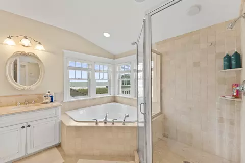 Bath - 84 E 19th St, Avalon, NJ 08202 photo 2 of 7