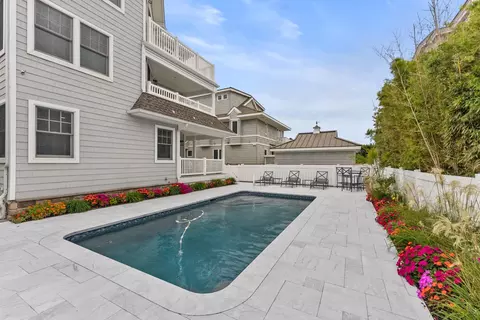 Exterior - 84 E 19th St, Avalon, NJ 08202 photo 2 of 6