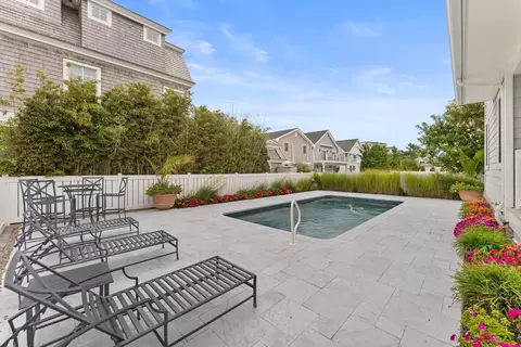 Exterior - 84 E 19th St, Avalon, NJ 08202 photo 3 of 6