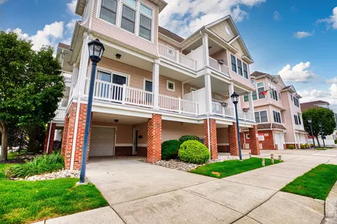 4200 Pacific Ave #106, Wildwood, NJ 08260