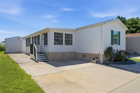 705 Lilly Pond Dr, Erma, NJ 08204