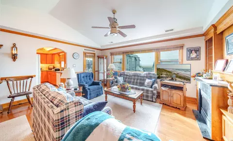 Living - 401 S Bayview Dr, Strathmere, NJ 08248 photo 2 of 5