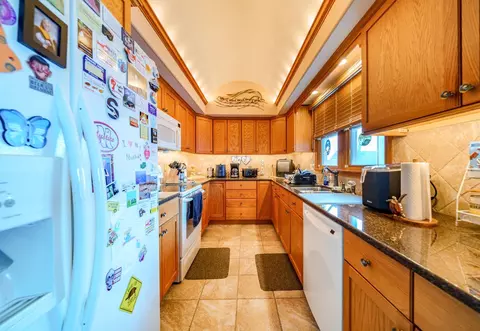 Kitchen - 401 S Bayview Dr, Strathmere, NJ 08248 photo 1 of 2
