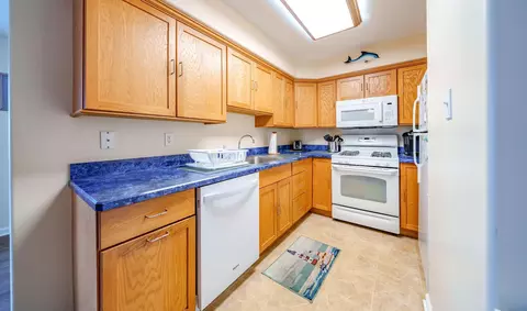 Kitchen - 401 S Bayview Dr, Strathmere, NJ 08248 photo 2 of 2