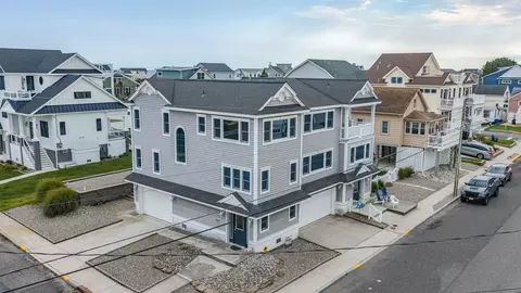 401 S Bayview Dr, Strathmere, NJ 08248