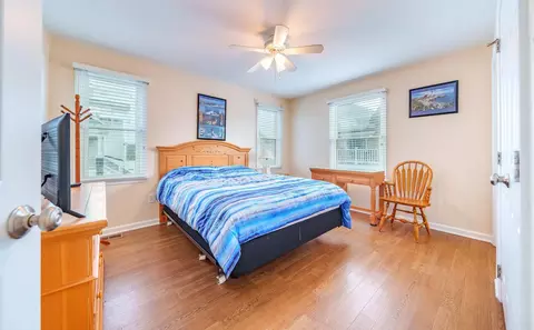 Bedroom - 401 S Bayview Dr, Strathmere, NJ 08248 photo 5 of 7